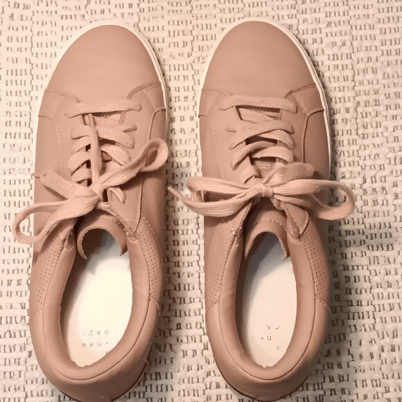 A New Day women's 'Madison' dusty rose pink faux leather lace up sneakers sz 12 - Picture 3 of 11